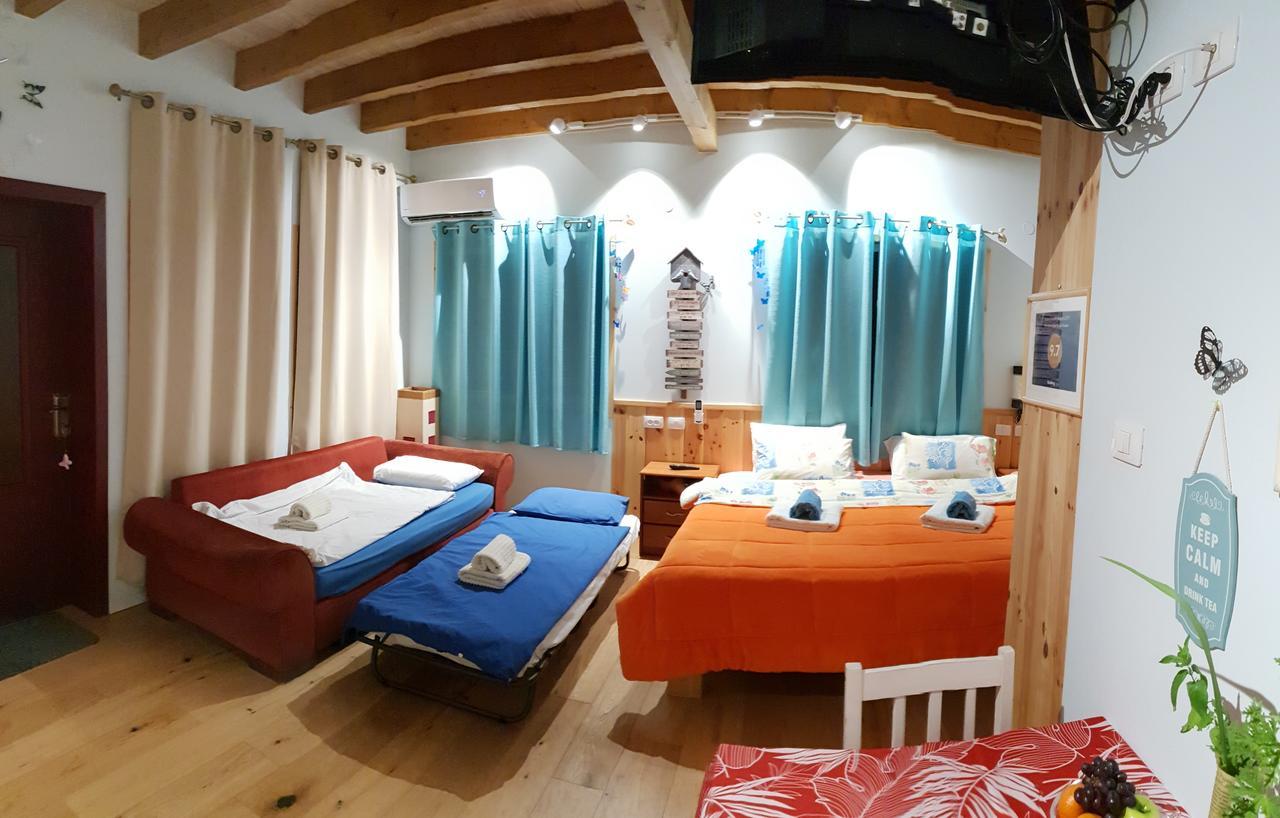 Villa The Butterflies Wood House à Reshafim Extérieur photo